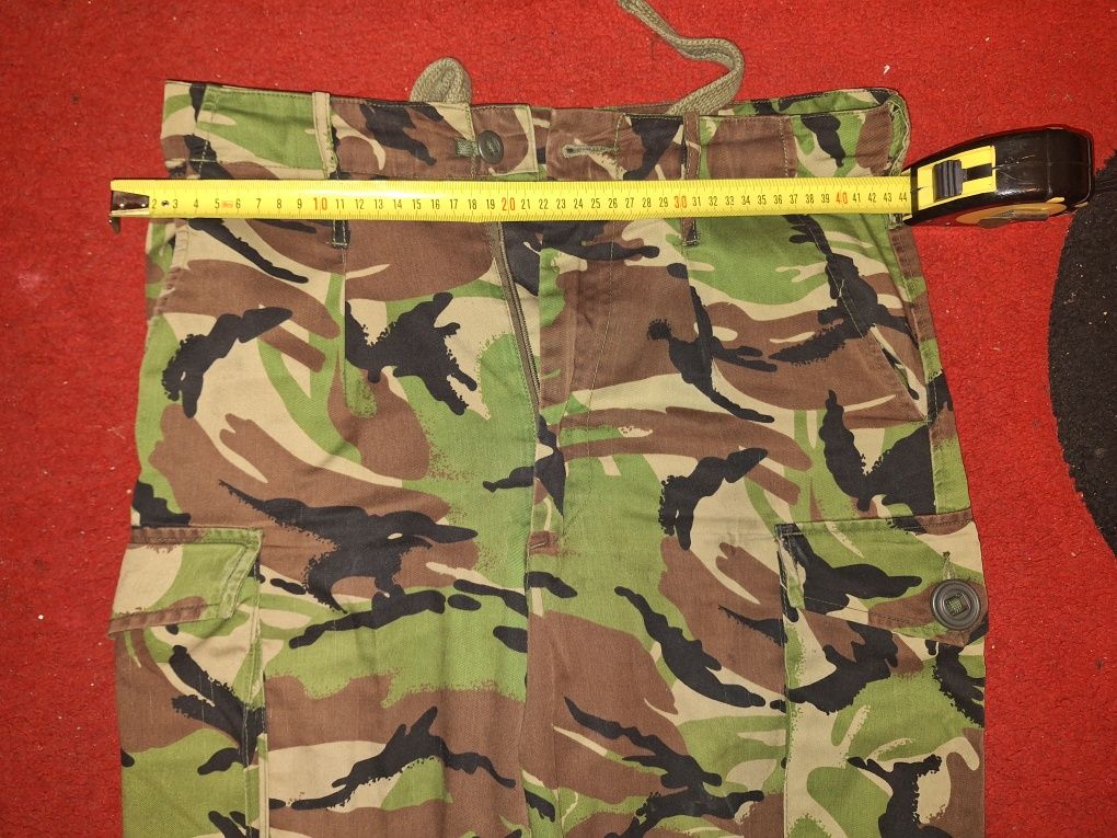 pantaloni camuflaj L mic defect-30 lei