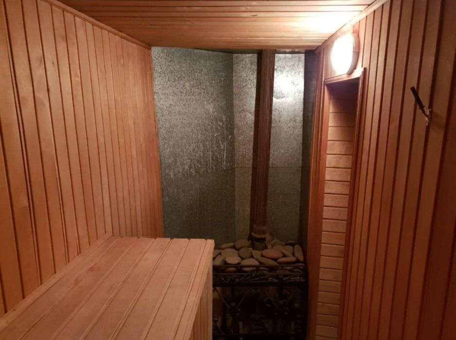 евродом миробадский район.Легко переделать в гостиницу 12 номеров