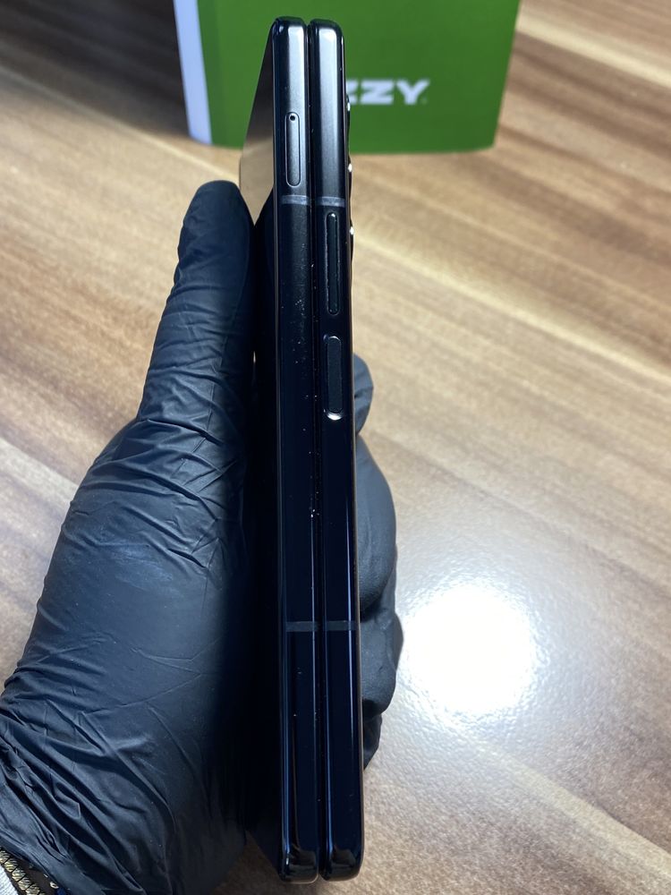 Samsung Galaxy Z Fold 3 Duos / Garanție 24 luni / 256 Gb / Bun |