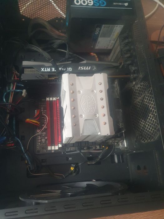 vând placa de baza inclusa cu procesor i7-3