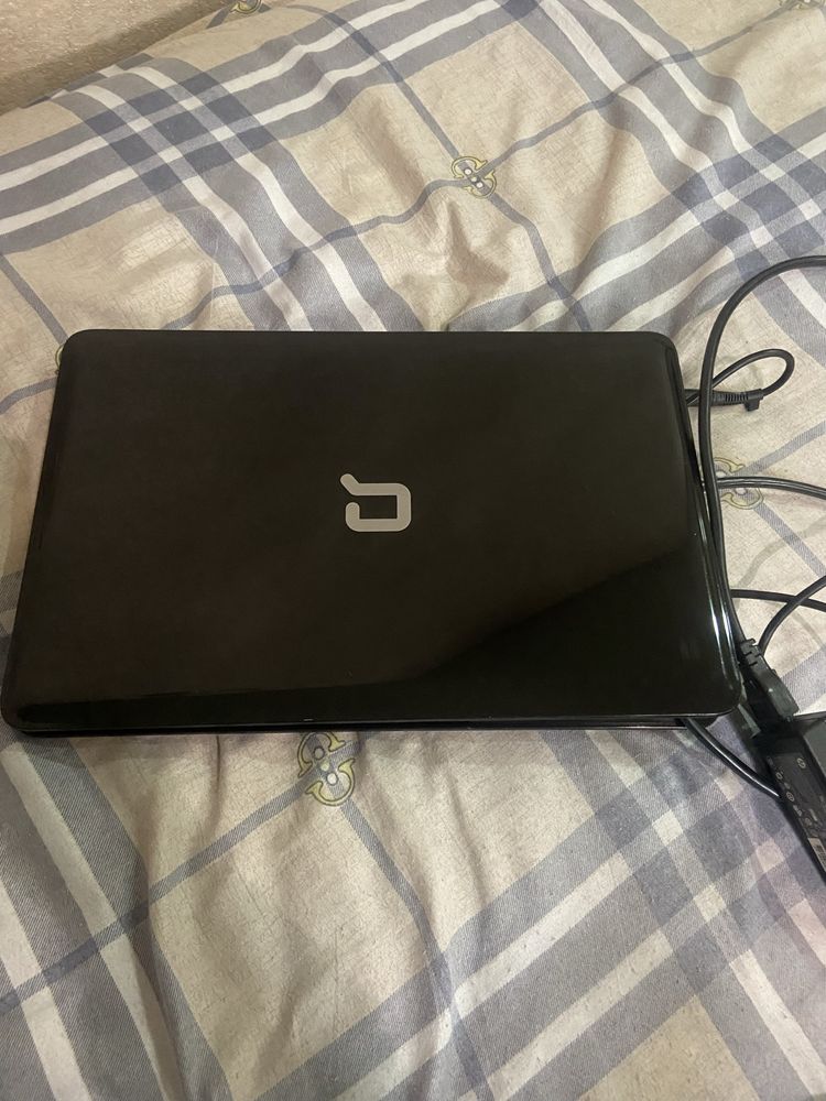 Продам ноутбук compaq.