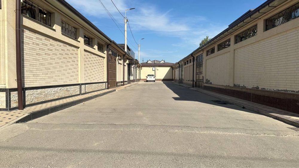 Ibn sino taxta bozor orqasida uy sotiladi