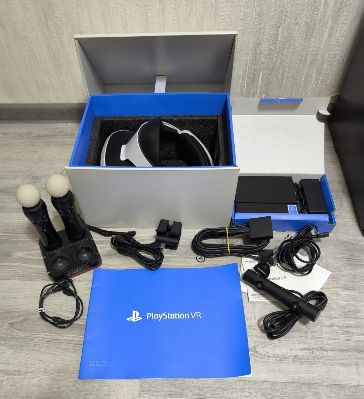 Playstation 4 1tb версия 9.00 + VR полный комплект в идеальном состоян