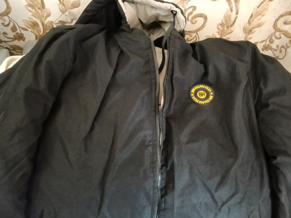 Зимняя двусторонняя куртка (почти новая, из ОАЭ)