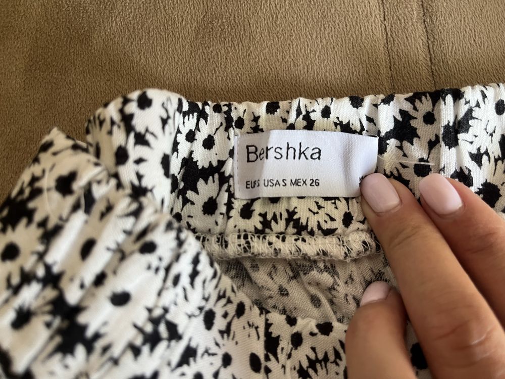 Поли Bershka
