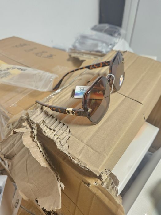 Дамски и мъжки слънчеви очила