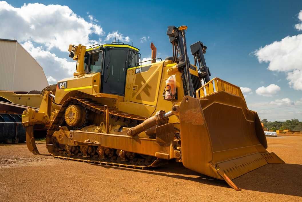 Dezmembram Caterpillar D8T - Piese de schimb