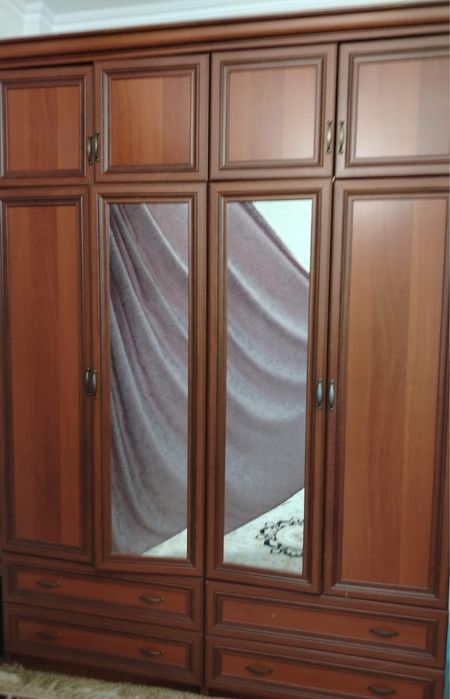 Срочно спальный гарнитур, натуральное дерево