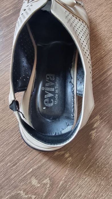 Турецкий басаножка 39 и тапочки 38 по 25 000 сум