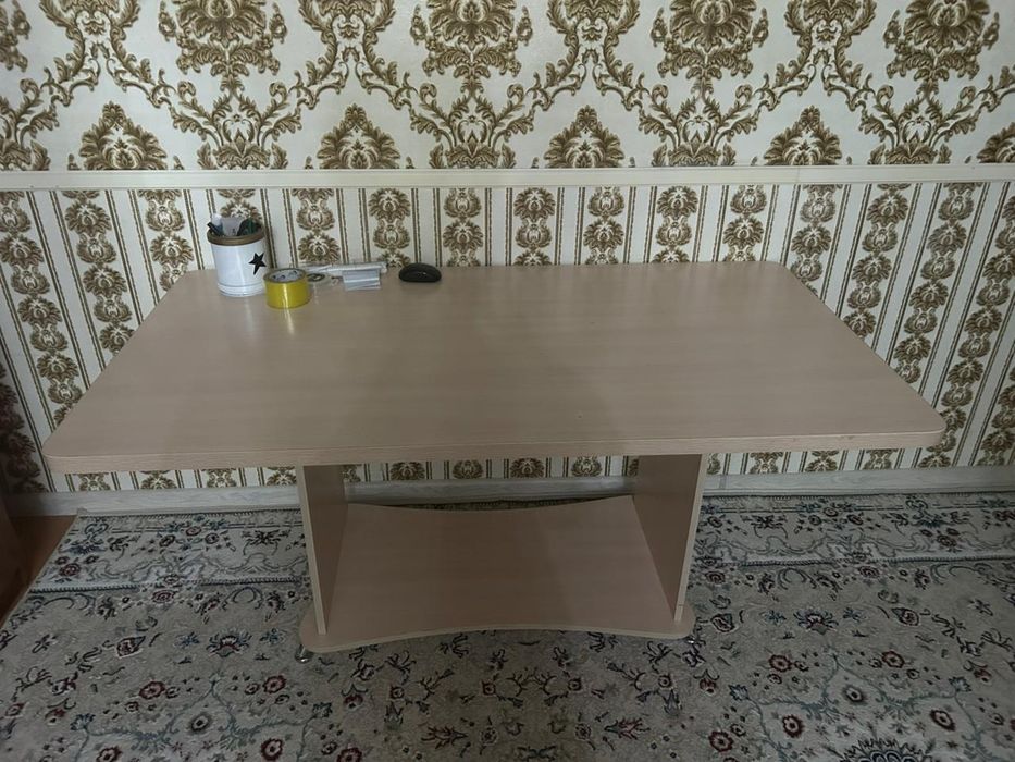 Продается кухонный стол