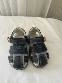 Polaris детские сандали