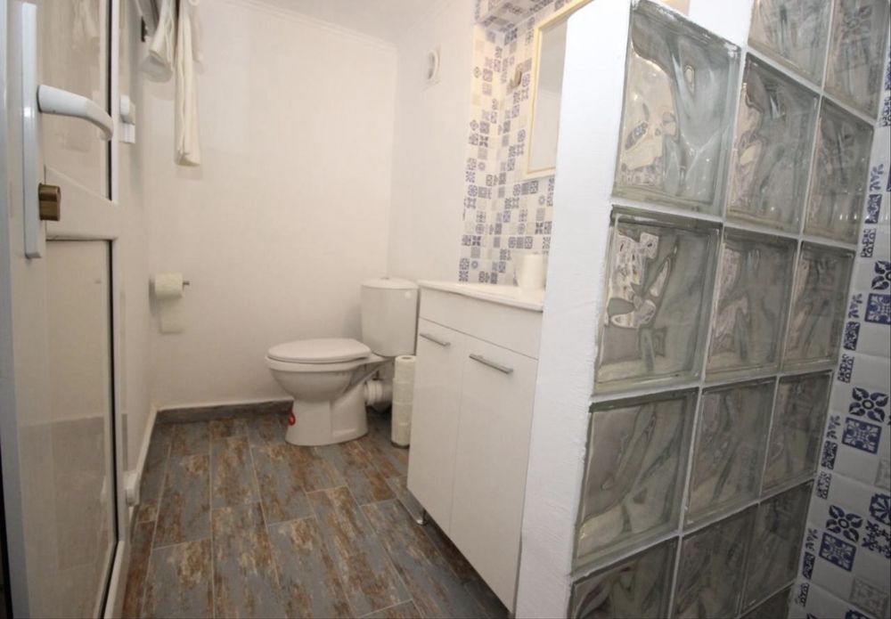 Inchiriez Studio in regim hotelier la 3 minute de piata sfatului