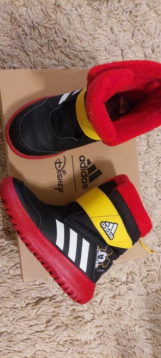ADIDAS WinterPlay Disney Mickey ботуши като нови, оригинални, 32 номер