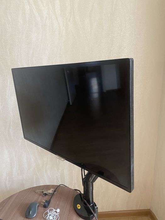 Монитор Philips 323E7Q диагональ 32 вместе с держателем