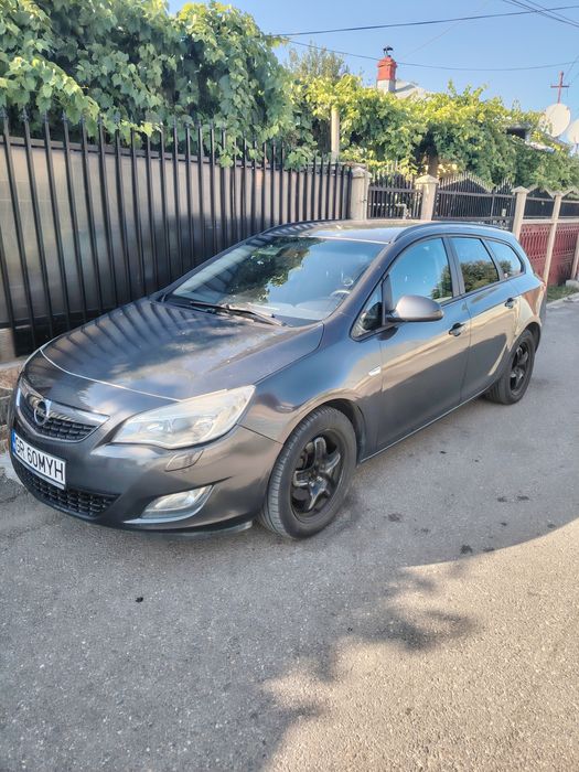Opel astra J 2011