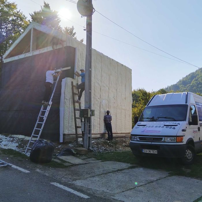 Izolații profesionale cu spuma poliuretanica și tratament lemn
