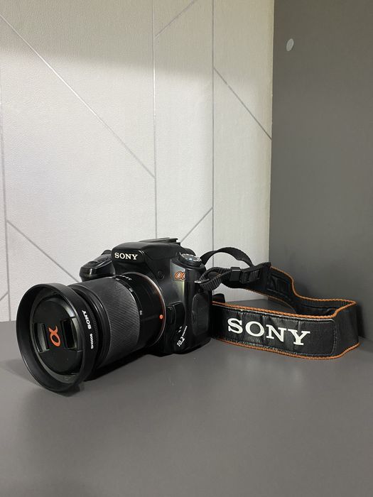 Продам профессиональный зеркальный фотоаппарат sony