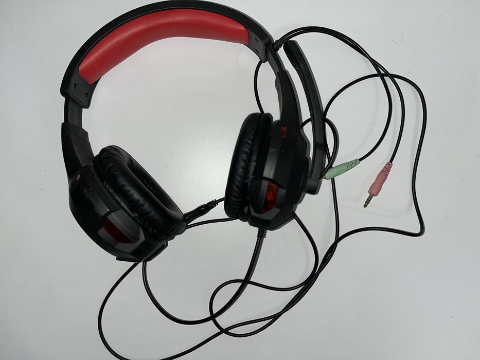 Продам игровые наушники с микрофоном