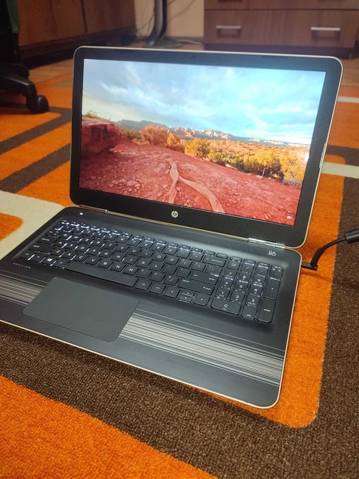 Hp Pavilion 15 Тъчскрийн/ AMD A9 2.9GHz/16GB DDR4/256GB SSD