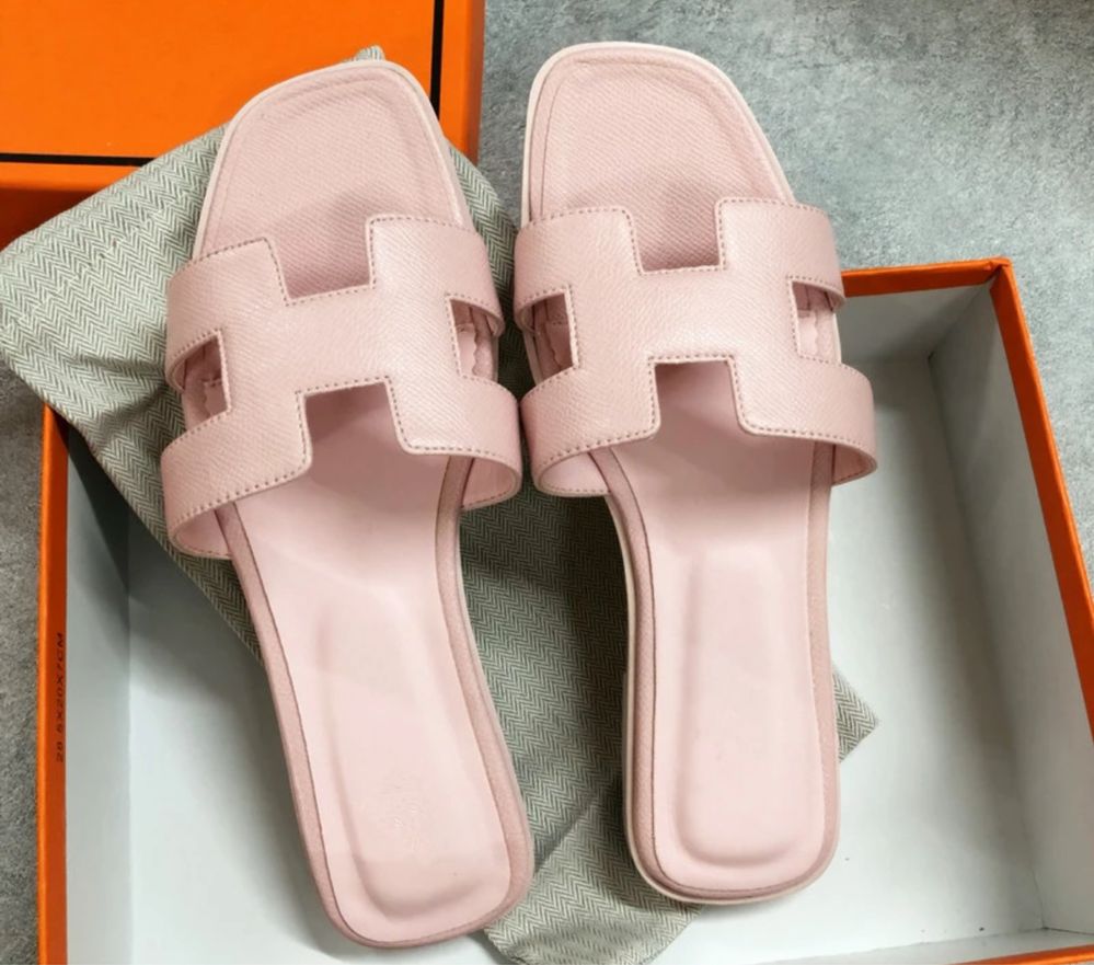 Тапочки под hermes в недно розовом оттенке