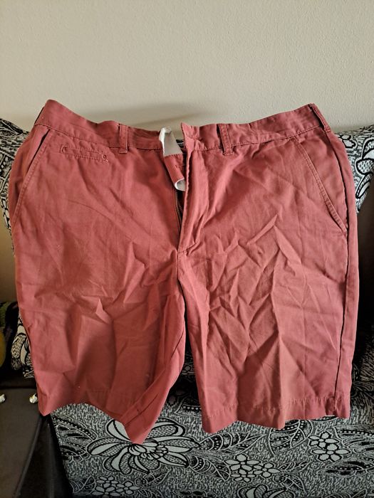 Pantaloni scurti obișnuiți accesibili