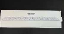 apple magic keyboard cu touch id si numpad , qwerty