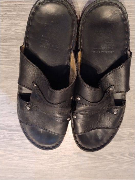 Мъжки чехли от естествена кожа