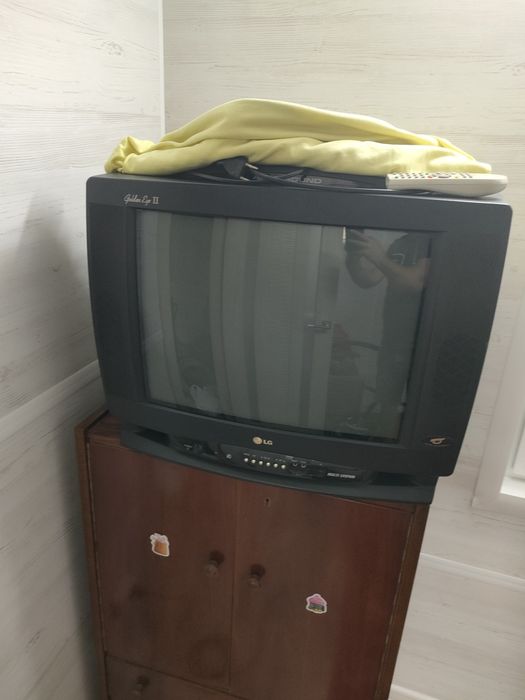Продам Телевизор lg