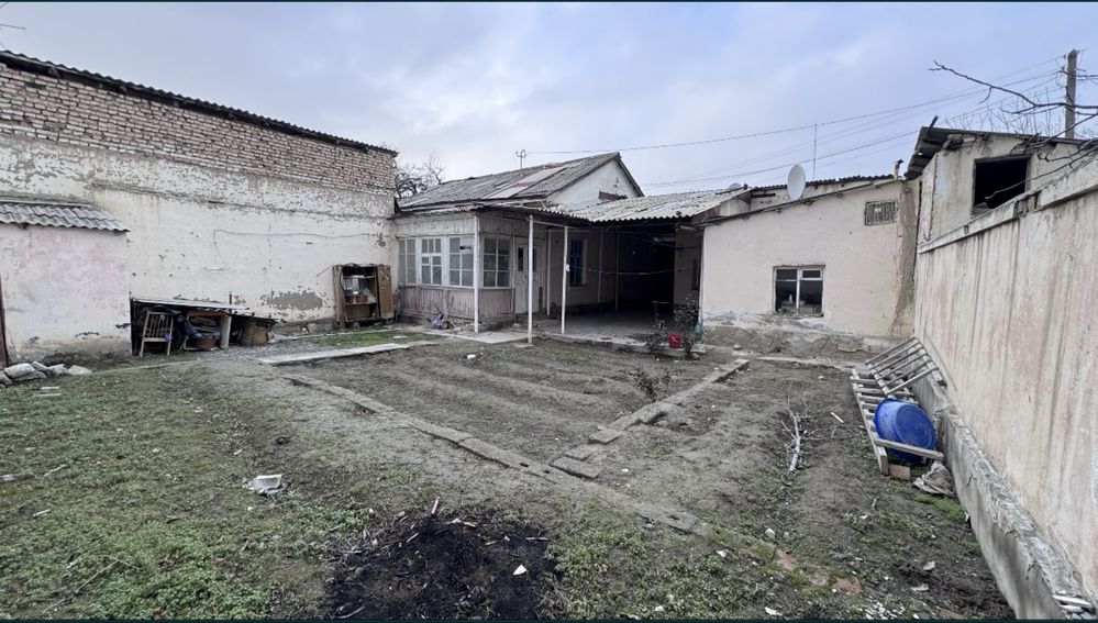 Продаю дом на 8 марте на против (темуршох)
