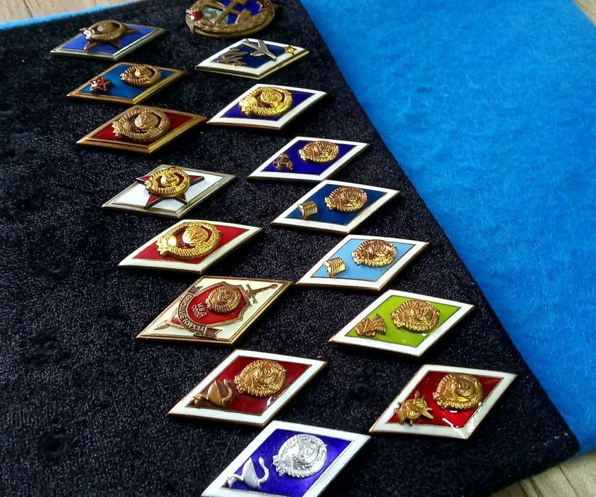 Значки Знаки ромбы тяжёлые СССР 16 штук .