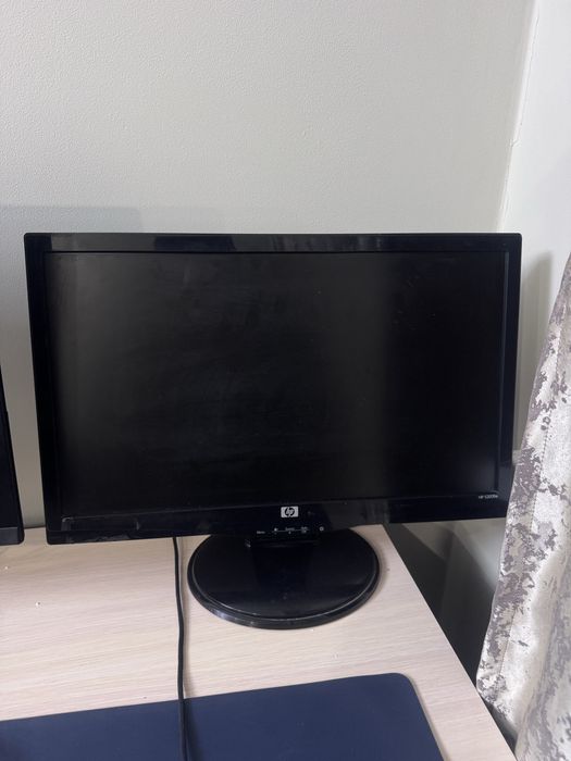 Монитор hp продам срочно