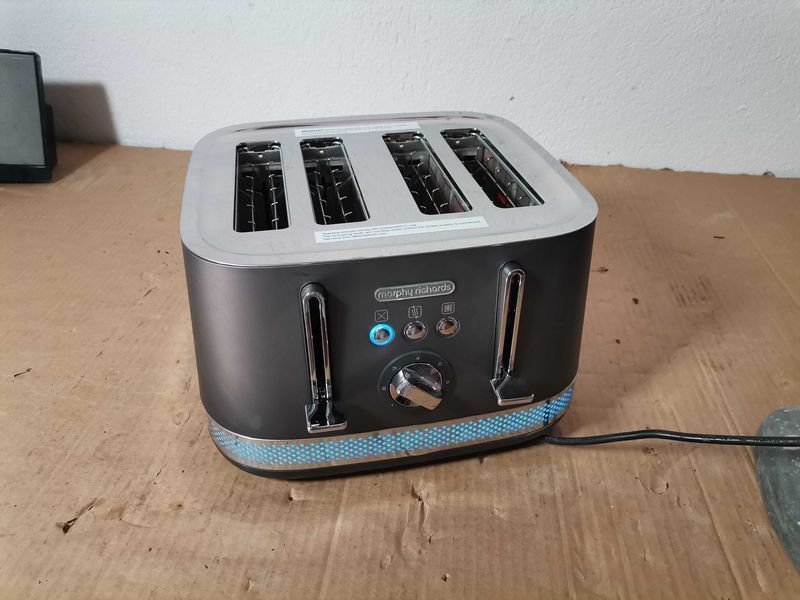 Тостер - Morphy richards 1500 - 1800 W