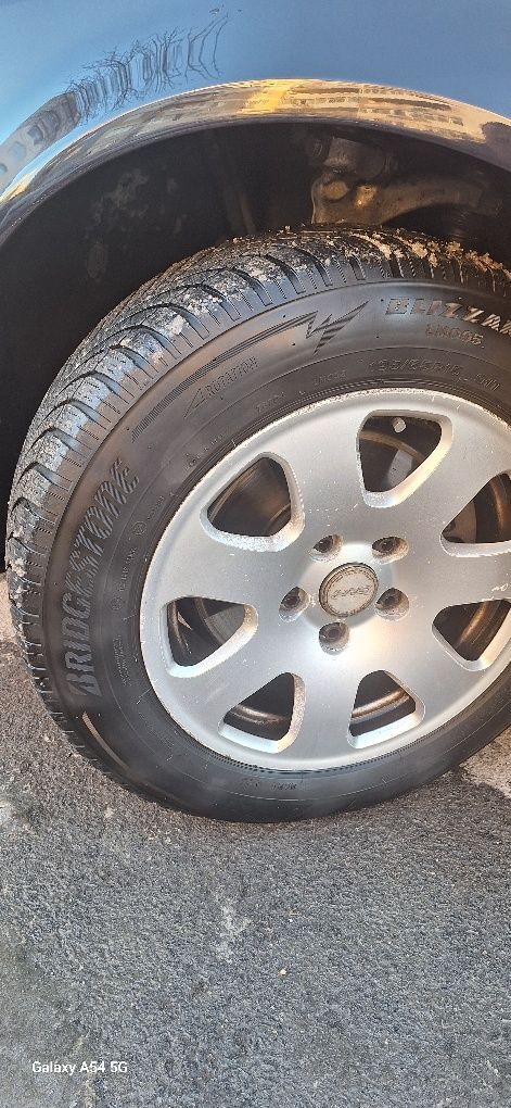 4 броя зимни гуми Bridgestone 195/65/15