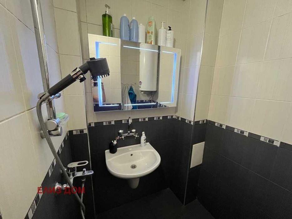 Продава се Тристаен апартамент в Варна, Младост 1 - 72 кв.м за 2581 €/кв.м - Снимка #13