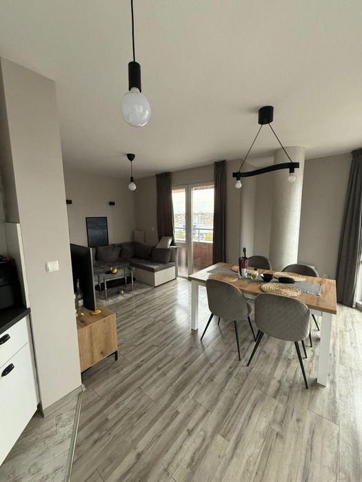 Тристаен за продажба в ж.к. Люлин център