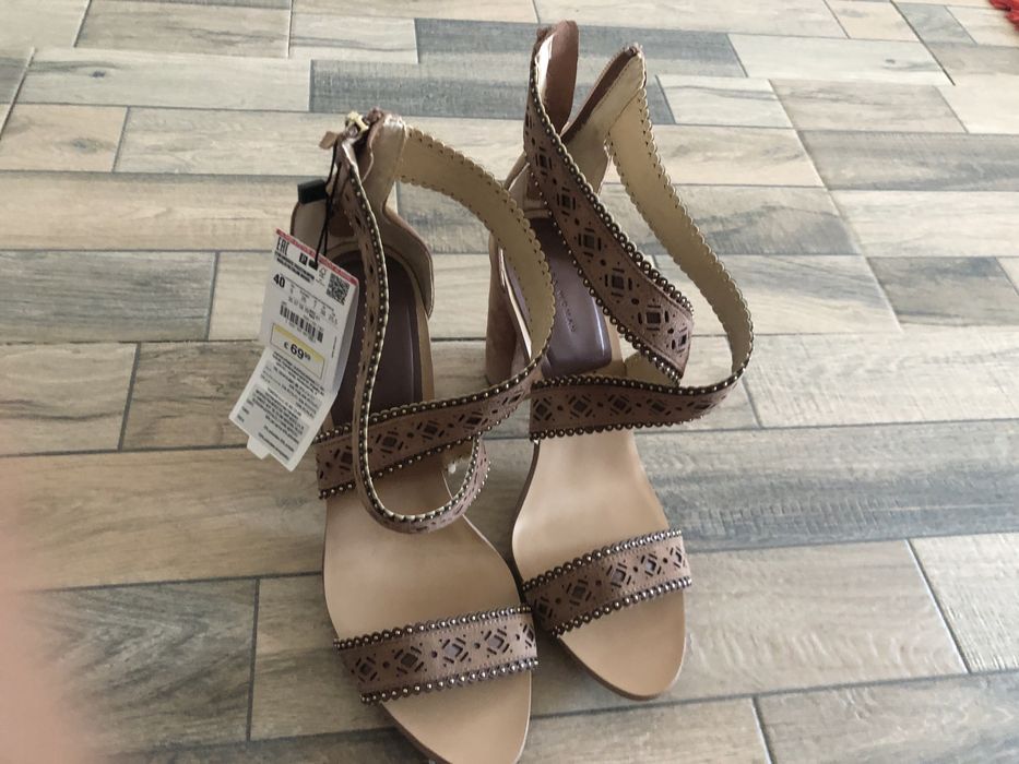 De vanzare sandale Zara