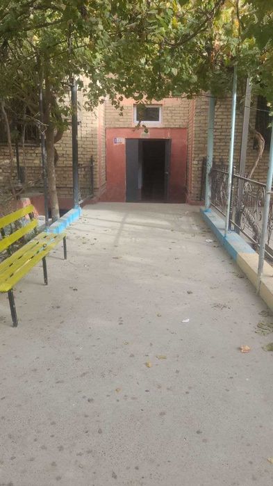 Uy sotiladi, 3 xonali, g'ishtli, Buxoro shahar