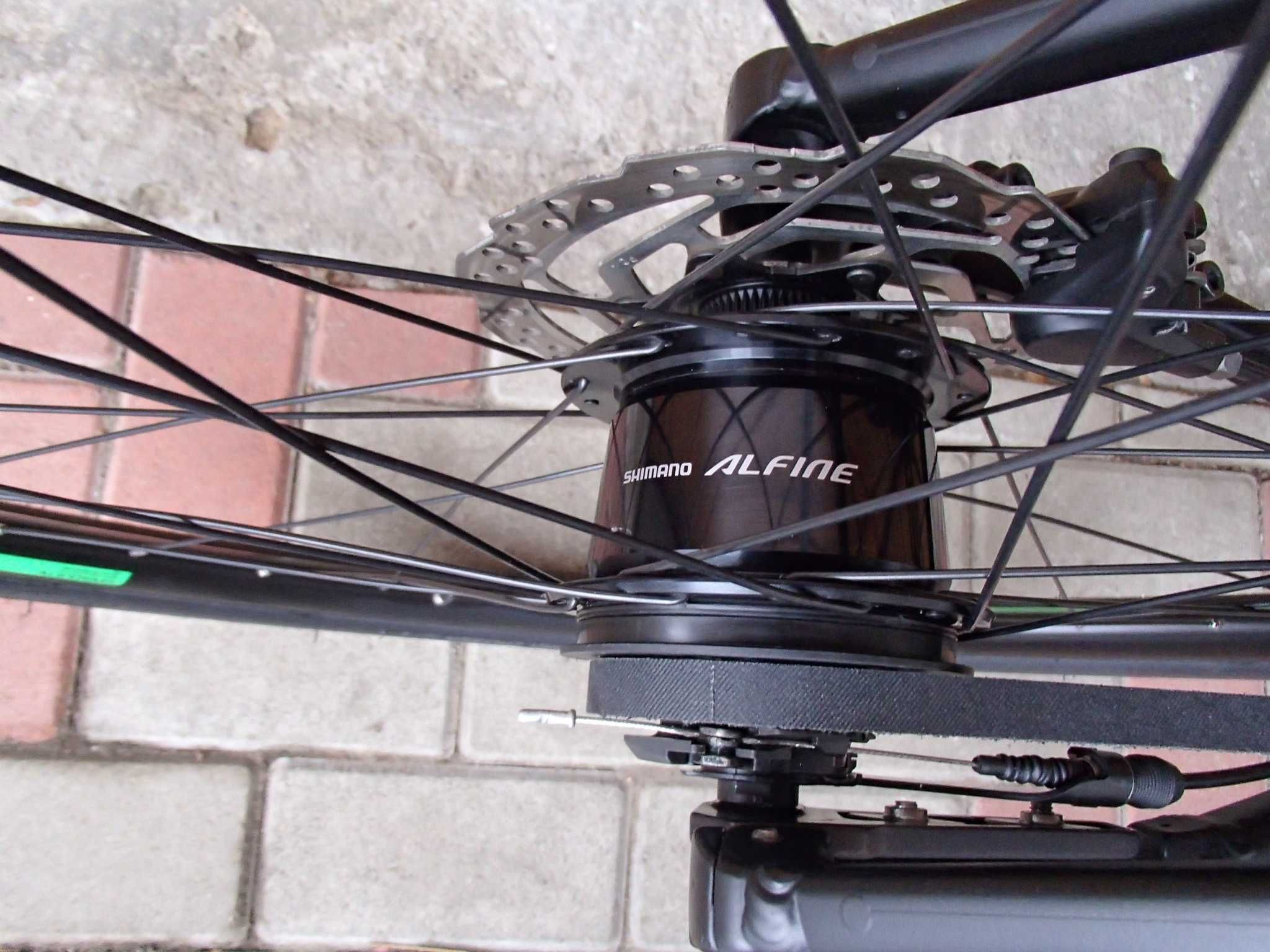 Bicicleta Cube Transmisie pe curea,Alfine,Frana Hidraulica pe disc