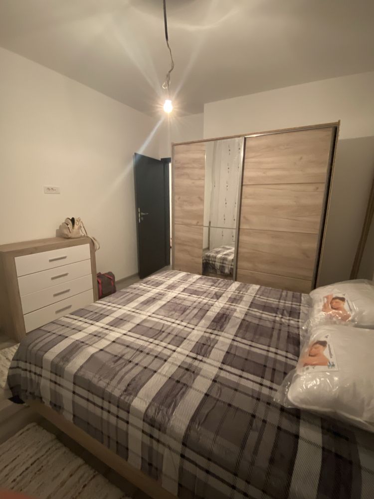 Inchiriez apartament cu 2 camere