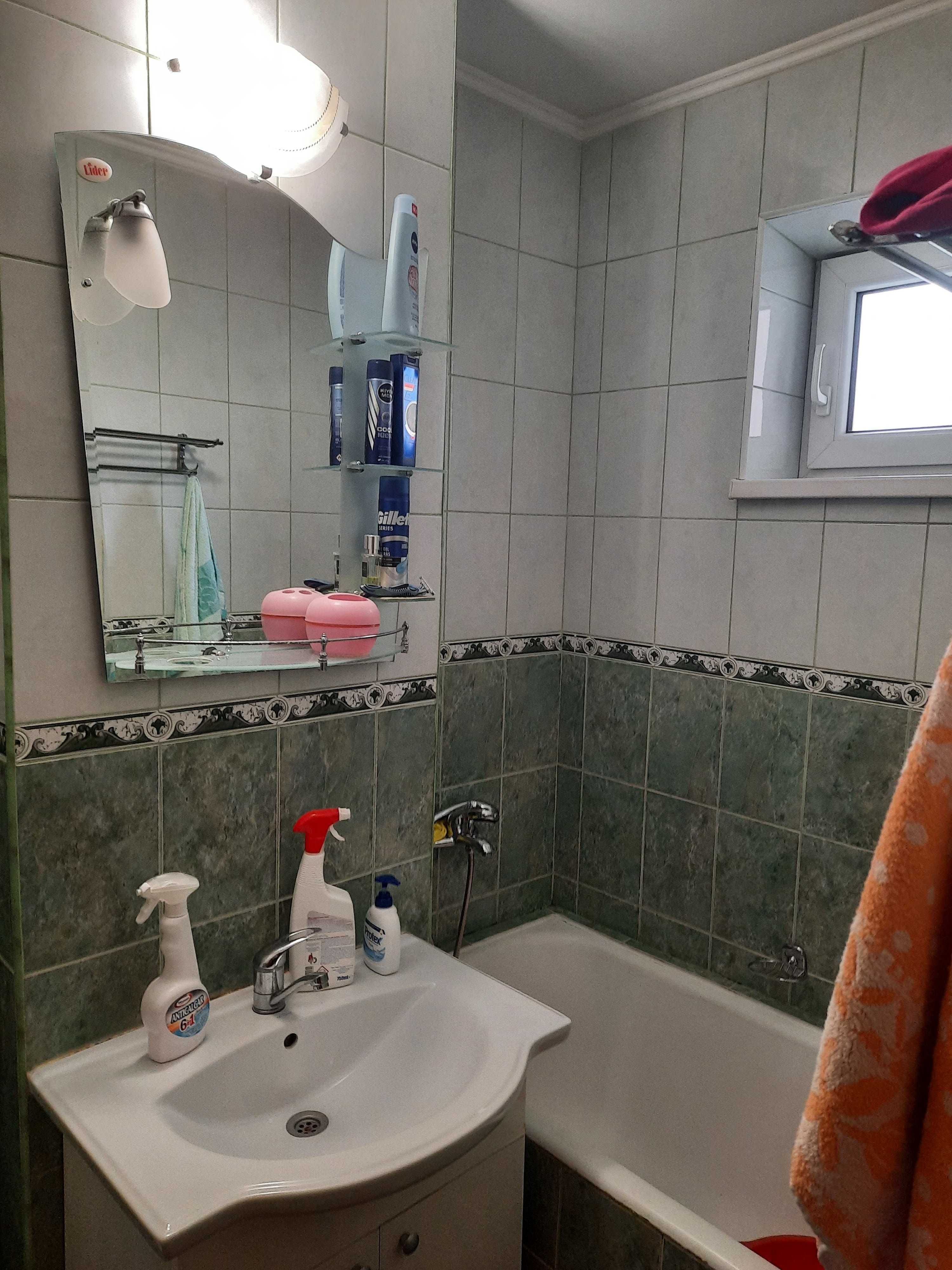 Apartament 3 camere, decomandate, Aleea Nucului
