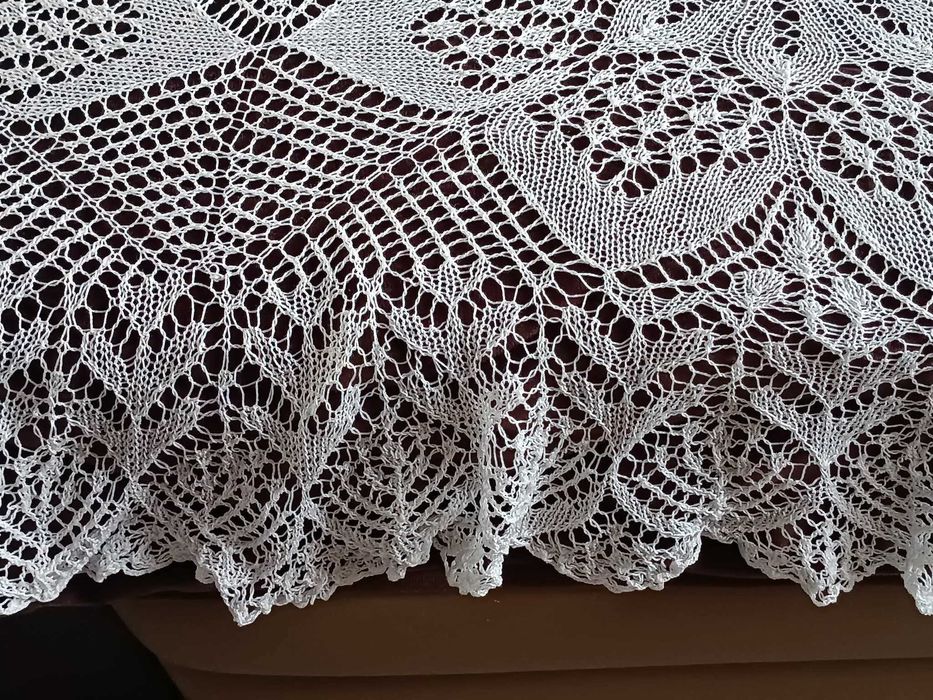 Ръчно,изплетена покривка