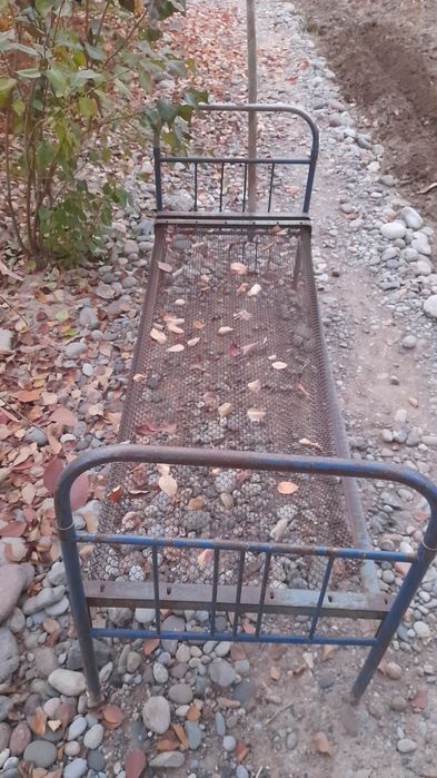 Temir karavotlar sotiladi