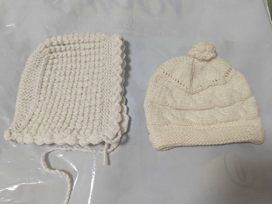 Ръчно плетени бебешки жилетки, шапки, елечета.