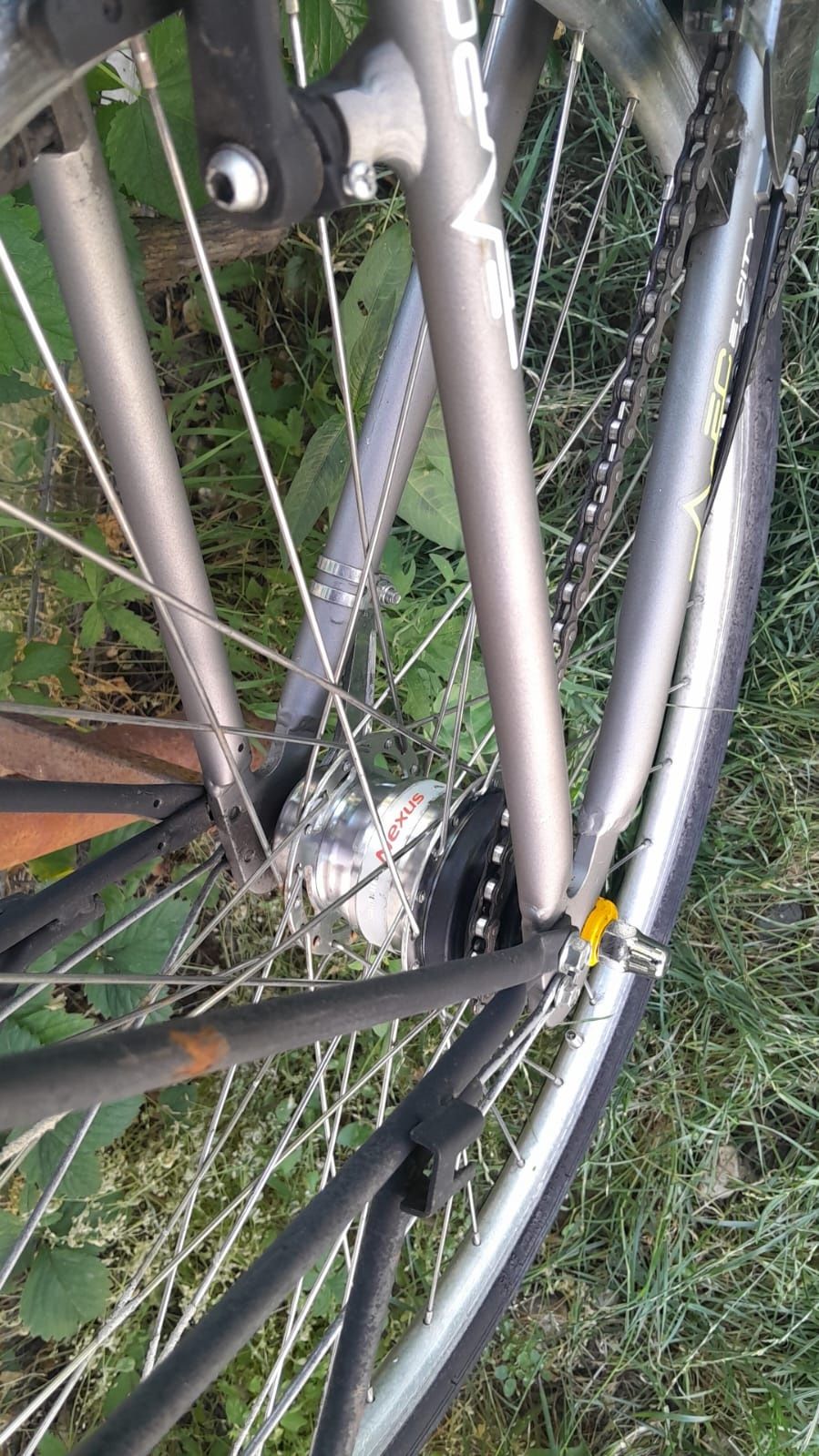 Bicicleta strada E-City,28 inchi,Aluminiu,7V Nexus,dinam butuc,47x64
