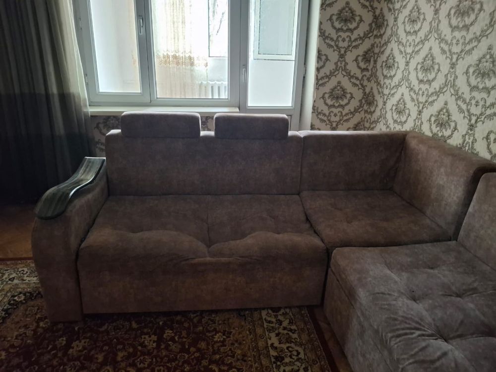 ПРОДАЕТСЯ б/у ДИВАН ,цена 20 000 тг