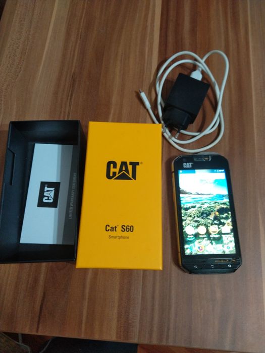 Vând telefon CAT S60