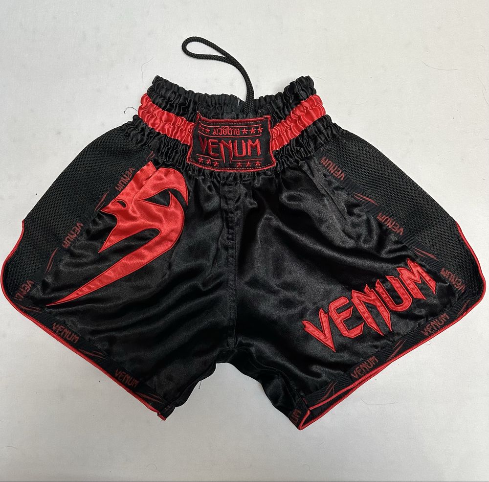 Продавам оригинални Venum шорти