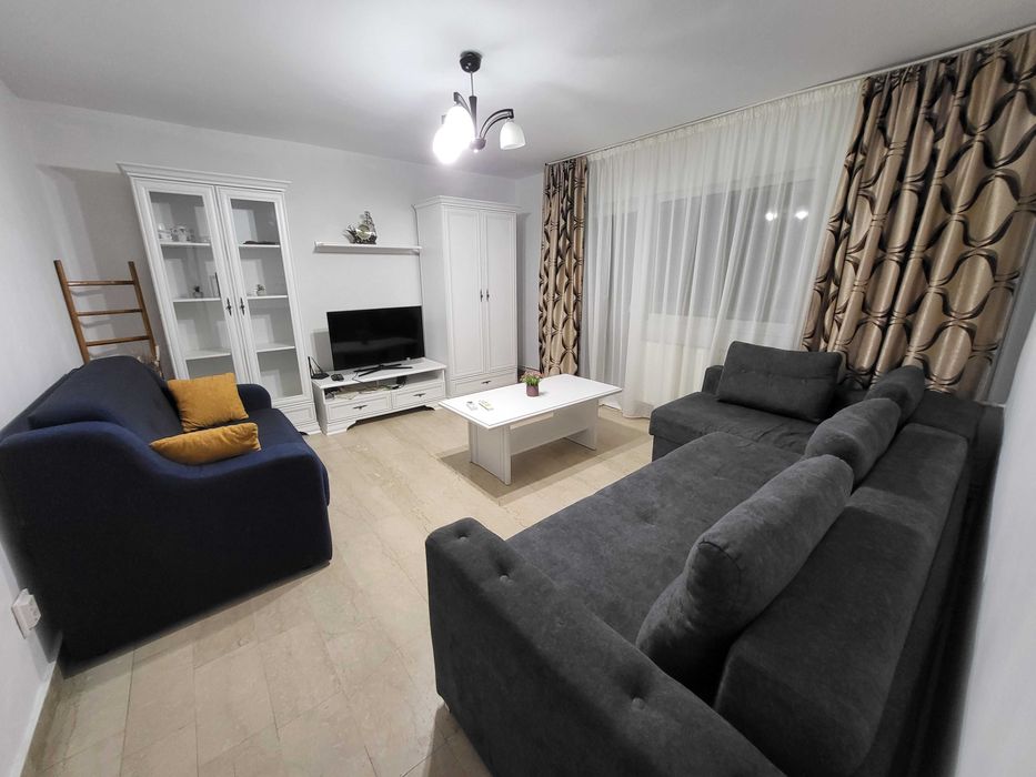 Inchiriez apartament 3 camere decomandat, renovat, zona Girocului