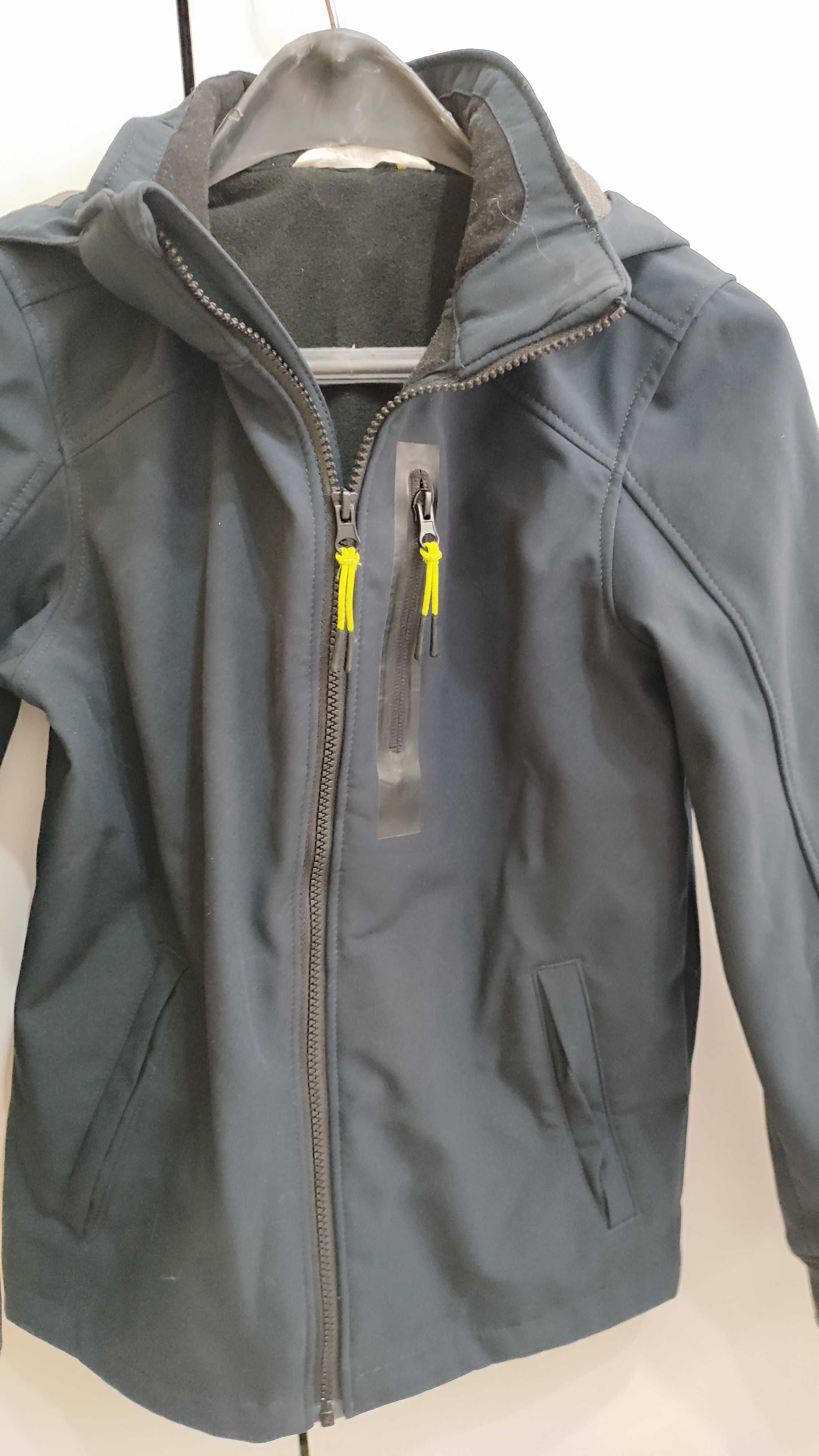 Якета за 11-13- годишни на Zara, H&M u Mountain Warehouse