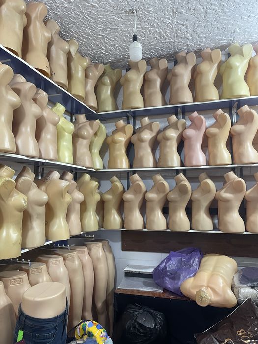 Маникены для магазинов